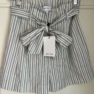 John + Jenn Shorts / size small